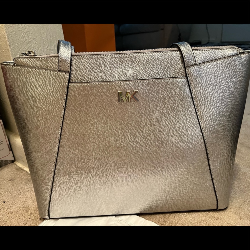 Michael kors Maddie handbag NWT